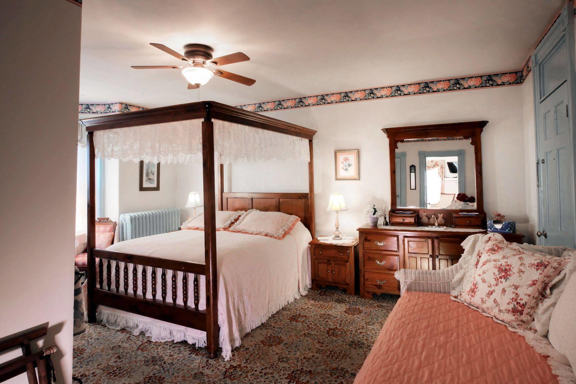 Antoinette'S Apartments & Suites ケープ・メイ エクステリア 写真